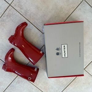 Kids rain boots hunter in the original box military red color size 2